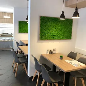 Orion Varkert Hotel